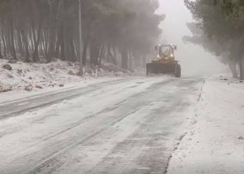الطفيلة: ثلوج وانجماد واغلاق جزئي لعدة طرق