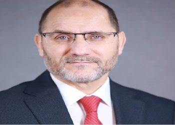 إسلامي جزائري ينتقد دعم نظام بلاده لانقلاب سعيّد بتونس