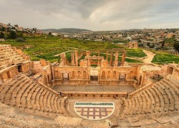 جدل بشأن أجر مدير مهرجان جرش المقال.. والضمان يعلق