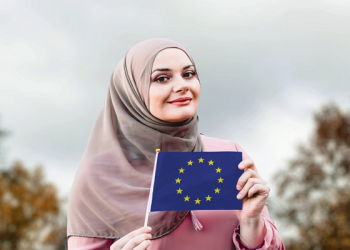 صورة لفتاة محجبة تجسيدا لمستقبل أوروبا تثير الجدل في بروكسل