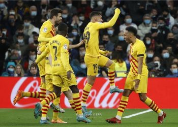 برشلونة يزلزل البرنابيو برباعية في شباك ريال مدريد (شاهد)