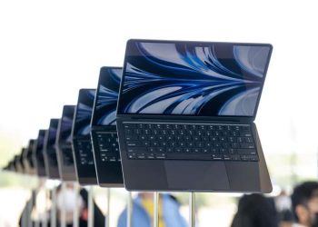 آبل تطور جهاز MacBook Air بقياس 15 إنشًا