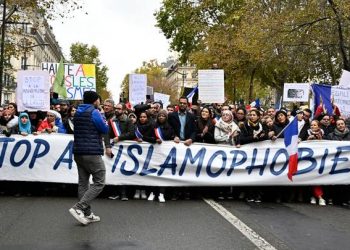 المنصات والإسلاموفوبيا.. كيف تغذي الخوارزميات خطاب الكراهية ضد المسلمين؟