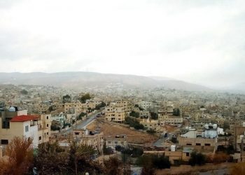 100 مبنى مهدد بـ”السقوط جزئيا أو كليا” في الزرقاء