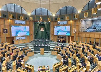 نواب ينتقدون ارتفاع أسعار المحروقات ويطالبون بتخفيف الأعباء عن المواطنين