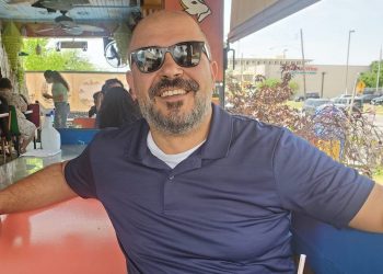 الإمارات تفرج عن الناشط المصري شريف عثمان