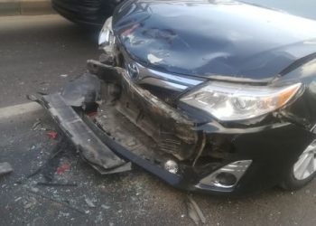 إصابتان بحادث تصادم بين 3 مركبات عند مدخل السادس