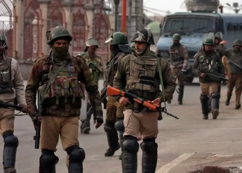 مسلمو كشمير الخاضعون للإدارة الهندية يحافظون على تقاليد رمضان رغم القمع