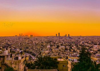 أجواء حارة نسبيًا في معظم مناطق الأردن الأحد