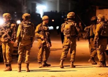 الاحتلال يعتقل 33 فلسطينيًا في الضفة الغربية