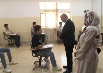 ماذا وراء “الفوضى المجتمعية” المترافقة مع امتحان التوجيهي.. ومن المسؤول؟