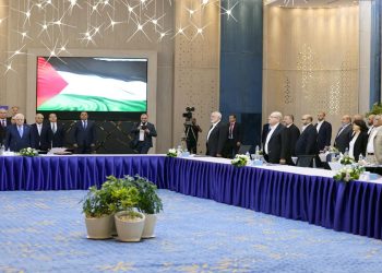 كيف يرى الشارع الفلسطيني مخرجات اجتماع الفصائل في القاهرة؟