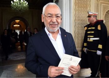 الغنوشي يبدأ إضرابا عن الطعام في السجن.. “معركة الأمعاء الخاوية” تتسع