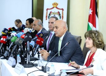 نخب: “معركة المطاعيم” سببها أزمة الثقة ويجب محاربة الشائعات والجهل