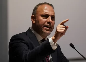 سفير فلسطين في لندن يفضح ازدواجية معايير الإعلام الغربي (شاهد)