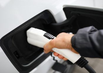 هيئة الطاقة: لا رفع على التعرفة الكهربائية الخاصة بشحن المركبات