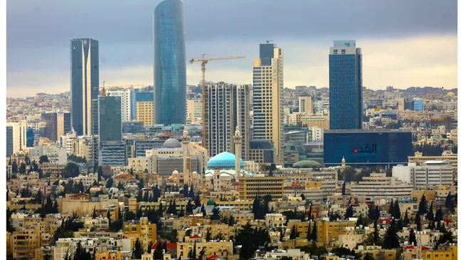أجواء غائمة وماطرة مصحوبة بالرعد والبرد