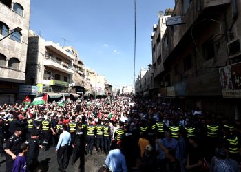 شاهد.. مسيرات “طوفان الأردن” في محافظات المملكة لدعم المقاومة ونصرةً لغزة