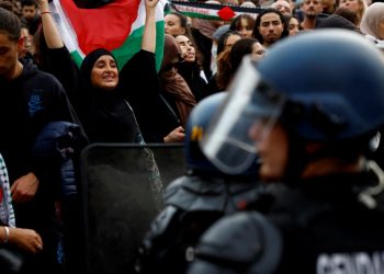 فرنسا تقرر ترحيل ناشطة فلسطينية بسبب خطاباتها الداعمة للقضية
