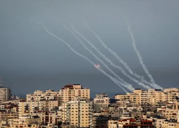 صفارات الإنذار تدوي في سديروت وبلدات أخرى بغلاف غزة