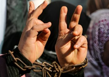 هيئة الأسرى: الاحتلال يحتجز 142 أسيرة من غزة بينهنّ طفلات رضيعات في سجونه