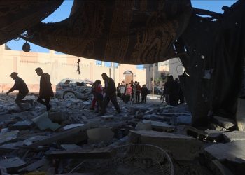 حماس: جيش الاحتلال يمارس “إرهابه” على المدنيين ردا على هزائمه