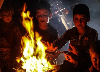 مأساة الخيام.. شتاء جديد يقسو على النازحين بإدلب