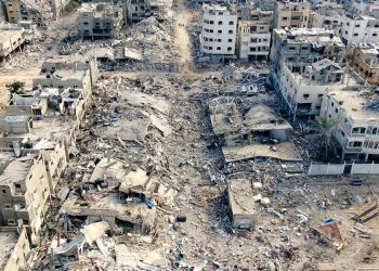 عشرات الشهداء والجرحى في استهداف الاحتلال منازل في حي الزيتون بغزة