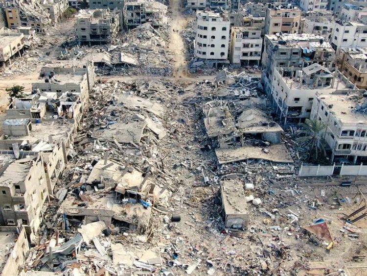 عشرات الشهداء والجرحى في استهداف الاحتلال منازل في حي الزيتون بغزة