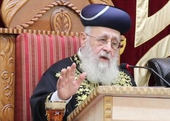 الحاخام الأكبر للكيان يهدد بهجرة جماعية لليهود المتدينين حال إجبارهم على التجنيد