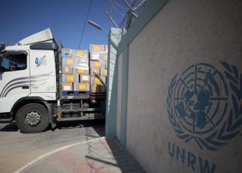 الأونروا: “إسرائيل” تحظر إدخال مستلزمات منقذة للحياة إلى غزة