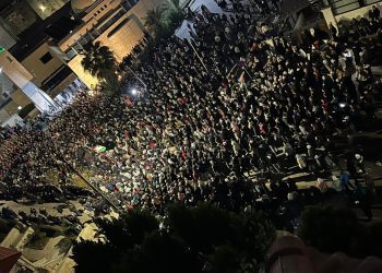 لليوم الثالث.. هتافات لدعم المقاومة وغزة في “طوفان الأردن” بالرابية (شاهد)