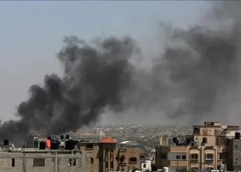 جيش الاحتلال يغير على 40 موقعا بقطاع غزة