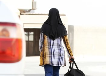 خبير تأمينات اجتماعية يدعو للبدء بمرحلة شمول عاملات المنازل بالضمان