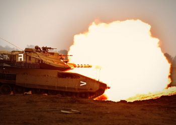 بقذيفة الياسين.. القسّام تستهدف ميركافاه في رفح