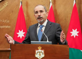 الصفدي ونظيره القطري يشددان هاتفيًا على ضرورة التحرك الدولي لمنع الهجوم على رفح