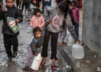 "غزة مقبرة الأطفال".. منظمة دولية: قرابة 21 ألف طفل مفقود بالقطاع منذ بدء الحرب