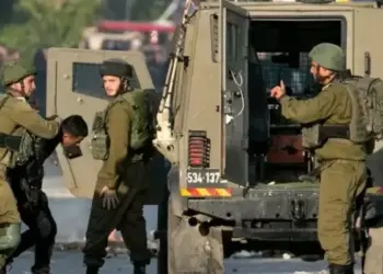 الاحتلال يشن حملة اعتقالات بالضفة طالت أهالي مقاومين مطاردين