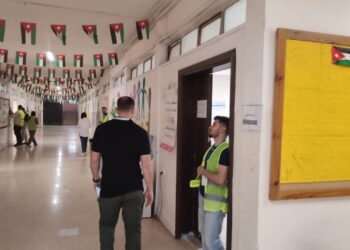 فتح مراكز الاقتراع للأردنيين لينتخبوا مجلس النواب الـ 20 (شاهد)