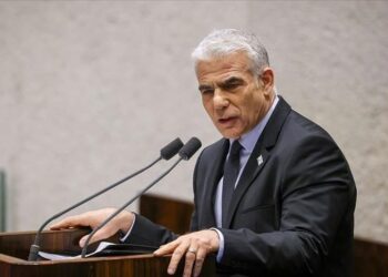 لابيد: نتنياهو قلق من “محور بن غفير ـ سموتريتش” لا فيلادلفيا