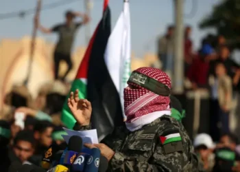 في الذكرى الأولى لـ “الطوفان المجيد”.. خطابٌ مرتقبٌ للملثم الساعة الخامسة