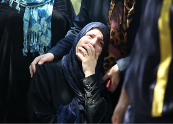 ذي نيشين: قنابل أمريكية ضخمة تقتل عائلات فلسطينية في غزة وتمحو أجيالا بالكامل