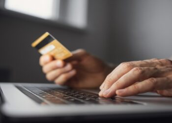 65 مليون حركة دفع بـ 9,6 مليارات دينار عبر “كليك” منذ مطلع العام