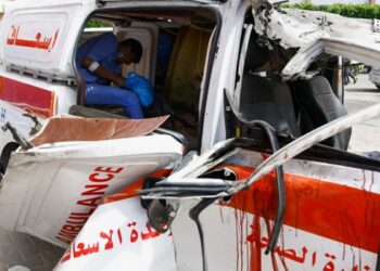 استشهاد 3 مسعفين بغارة إسرائيلية على جنوب لبنان