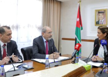 “الخارجية النيابية” تلتقي الوزير الصفدي لبحث التطورات في المنطقة