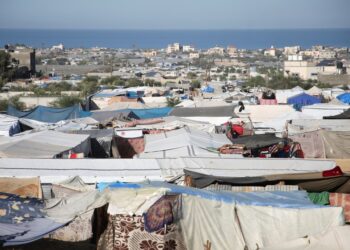 اهتراء 81% من خيام النازحين في غزة تزامنا مع دخول فصل الشتاء