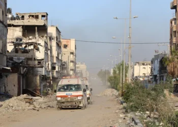 غارات مكثفة على بيت حانون والاحتلال يغتال قائدا بشرطة غزة