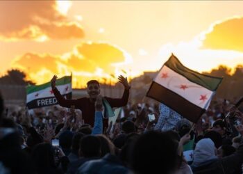 “علماء المسلمين” يهنئ السوريين بسقوط نظام الأسد