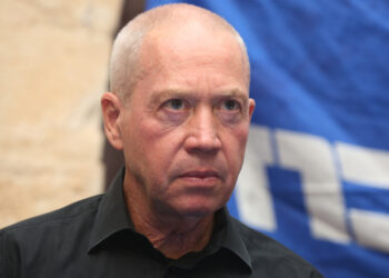 يوآف غالانت.. شبيه شارون الذي صعد على دماء الفلسطينيين أراد إبادة غزة فسقط