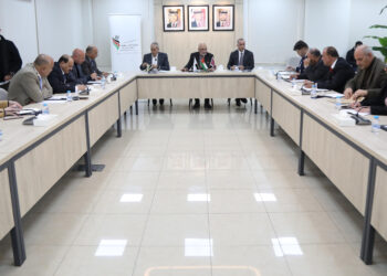 رئيس “مستقلة الانتخاب” يلتقي عمداء شؤون الطلبة في الجامعات